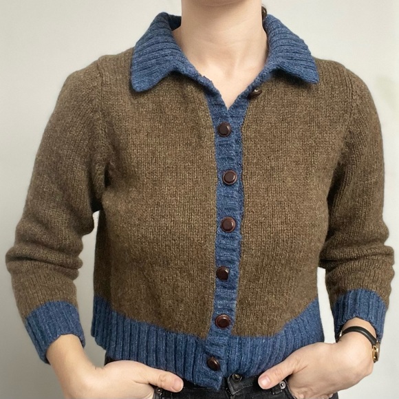 GAP Sweaters - Vintage GAP Cardigan 100% Wool Size Medium